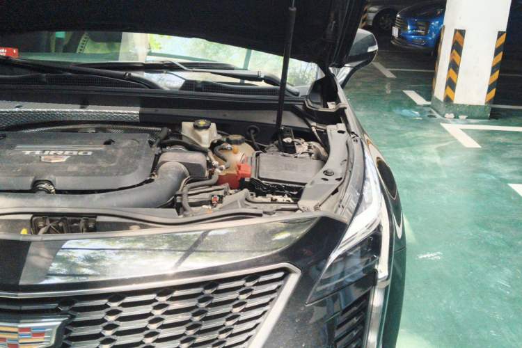 Used Cadillac XT4 2021 28T Two-Wheel Drive Tech Edition Engine Bay Left