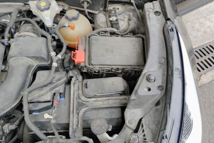 Used Cadillac XT4 2021 28T Two-Wheel Drive Tech Edition Engine Bay Left
