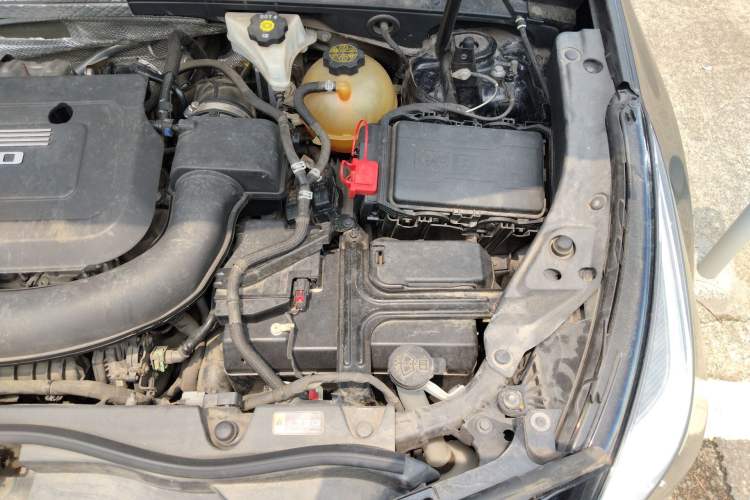 Used Cadillac XT4 2021 28T Two-Wheel Drive Tech Edition Engine Bay Left