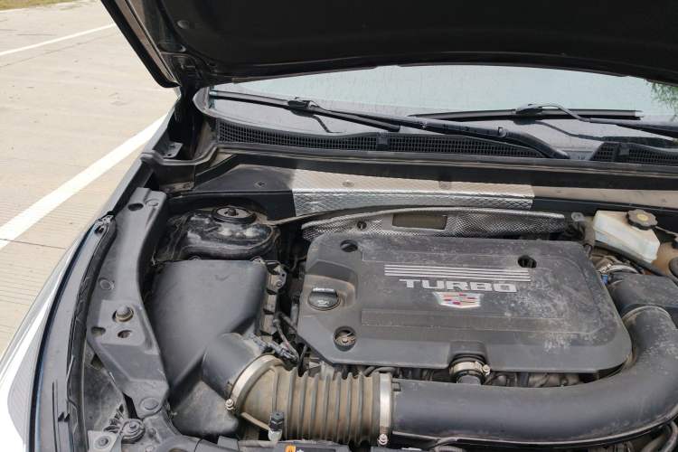 Used Cadillac XT4 2021 28T Two-Wheel Drive Tech Edition Engine Bay Right