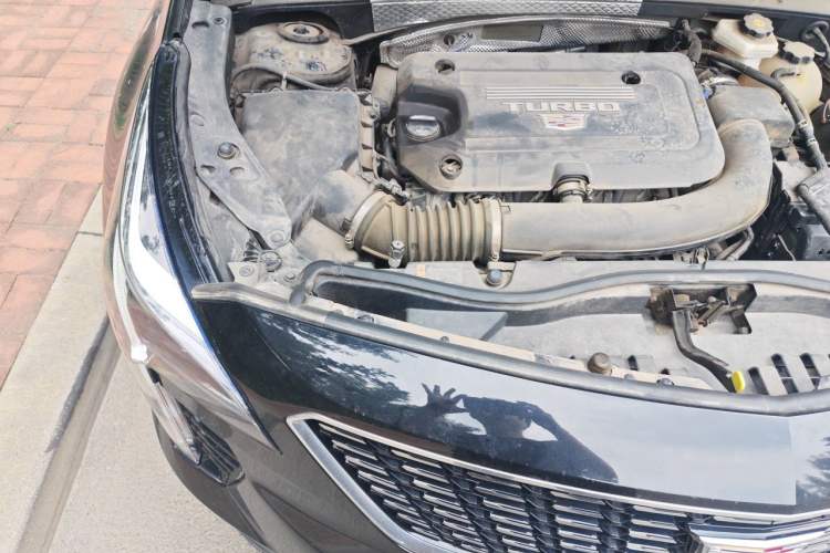 Used Cadillac XT4 2021 28T Two-Wheel Drive Tech Edition Engine Bay Right