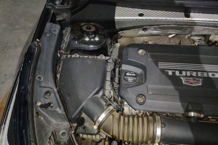 Used Cadillac XT4 2021 28T Two-Wheel Drive Tech Edition Engine Bay Right