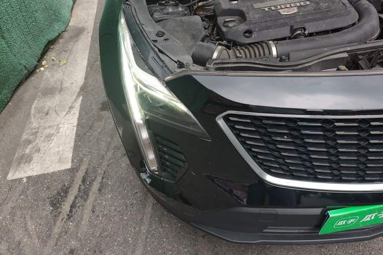 Used Cadillac XT4 2021 28T Two-Wheel Drive Tech Edition Engine Bay Right