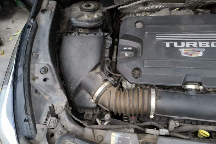 Used Cadillac XT4 2021 28T Two-Wheel Drive Tech Edition Engine Bay Right