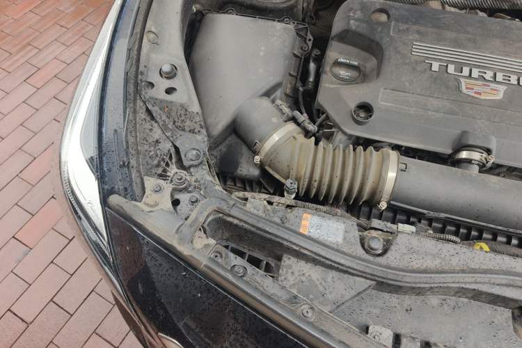 Used Cadillac XT4 2021 28T Two-Wheel Drive Tech Edition Engine Bay Right