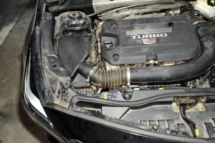 Used Cadillac XT4 2021 28T Two-Wheel Drive Luxury Version Engine Bay Right