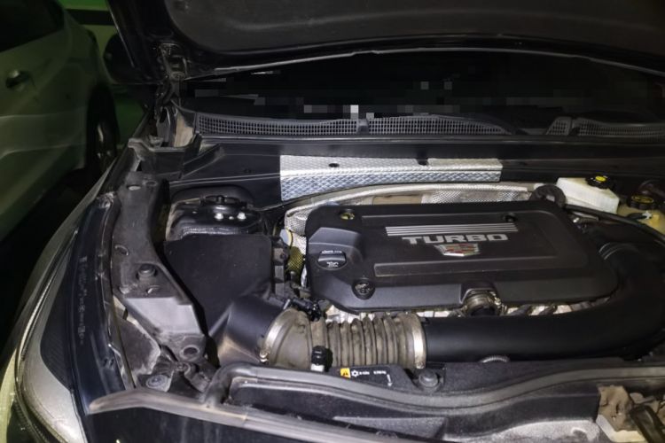 Used Cadillac XT4 2021 28T Two-Wheel Drive Luxury Version Engine Bay Right