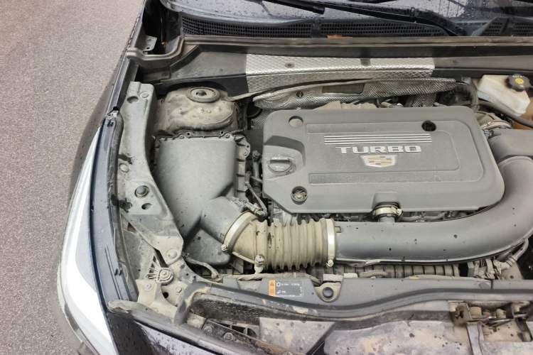 Used Cadillac XT4 2021 28T Two-Wheel Drive Luxury Version Engine Bay Right