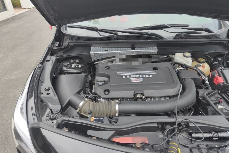 Used Cadillac XT4 2021 28T Two-Wheel Drive Luxury Version Engine Bay Right