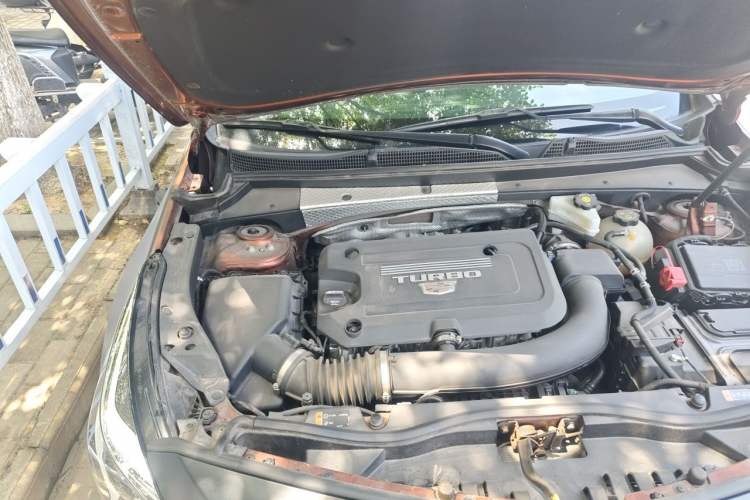 Used Cadillac XT4 2021 28T Two-Wheel Drive Leading Version Engine Bay Right