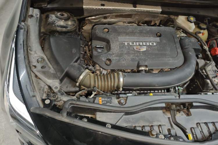 Used Cadillac XT4 2021 28T Two-Wheel Drive Tech Edition Engine Bay Right