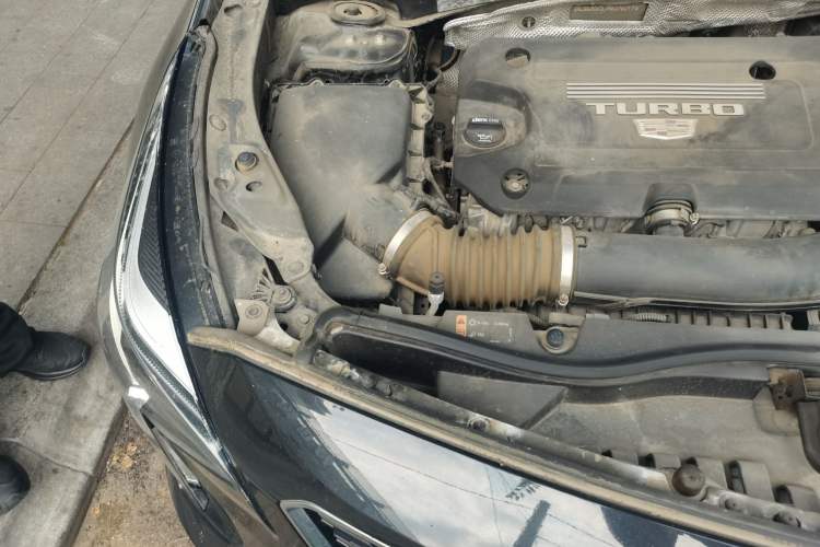 Used Cadillac XT4 2021 28T Two-Wheel Drive Tech Edition Engine Bay Right