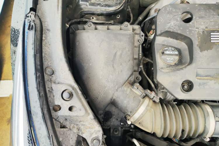 Used Cadillac XT4 2021 28T Two-Wheel Drive Luxury Version Engine Bay Right