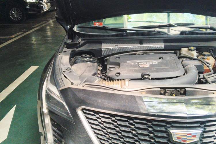 Used Cadillac XT4 2021 28T Two-Wheel Drive Tech Edition Engine Bay Right