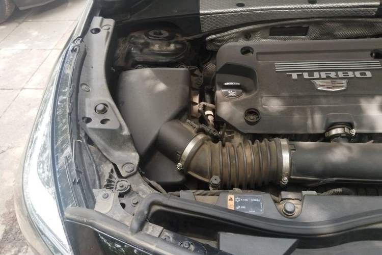 Used Cadillac XT4 2021 28T Two-Wheel Drive Luxury Version Engine Bay Right