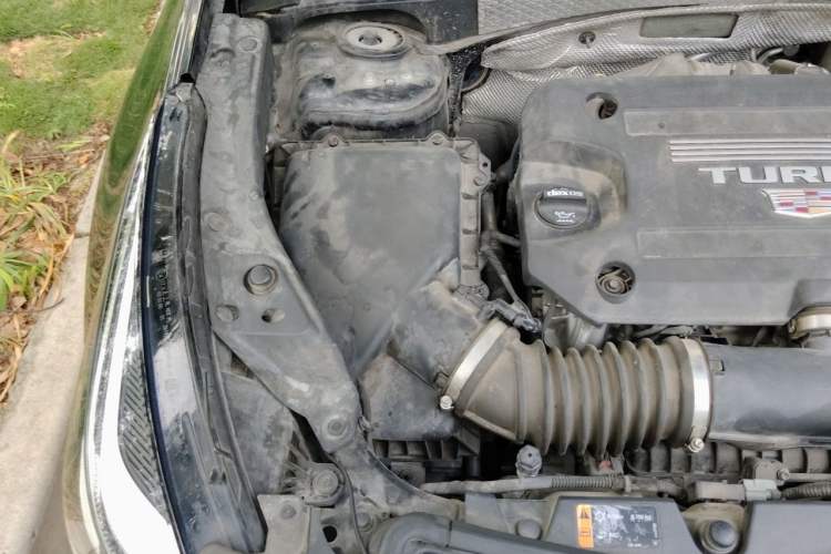 Used Cadillac XT4 2021 28T Two-Wheel Drive Tech Edition Engine Bay Right