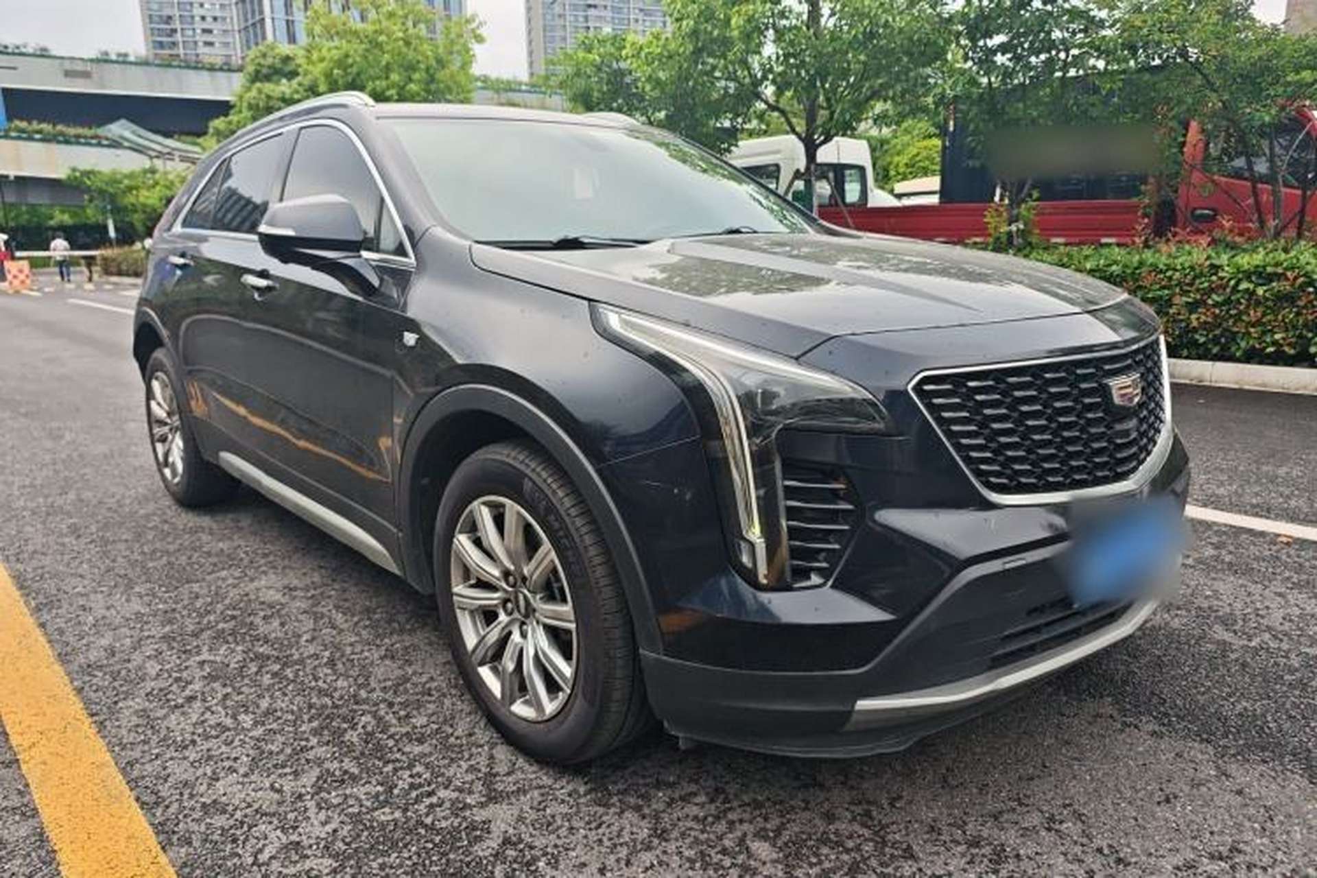 Used Cadillac XT4 2021 28T Two-Wheel Drive Luxury Version Exterior 1