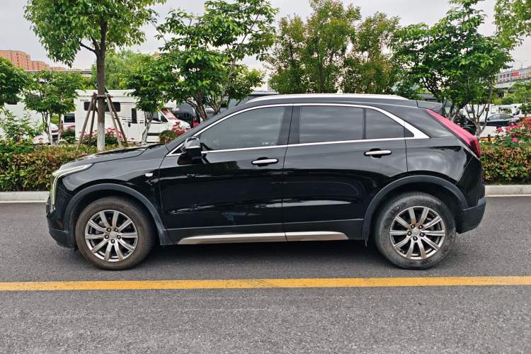 Used Cadillac XT4 2021 28T Two-Wheel Drive Leading Version Exterior 2