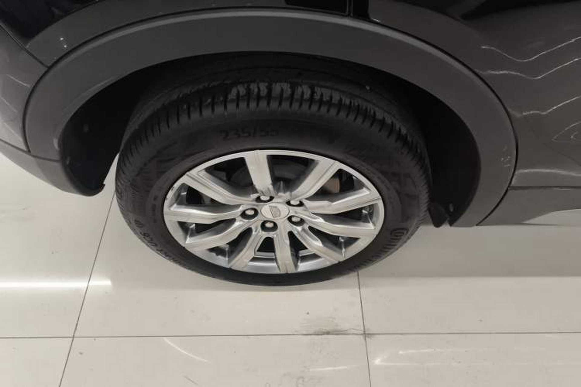 Used Cadillac XT4 2021 28T Two-Wheel Drive Luxury Version Exterior 2