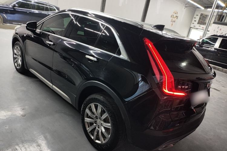 Used Cadillac XT4 2021 28T Two-Wheel Drive Luxury Version Exterior 2