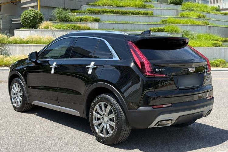 Used Cadillac XT4 2021 28T Two-Wheel Drive Luxury Version Exterior 3