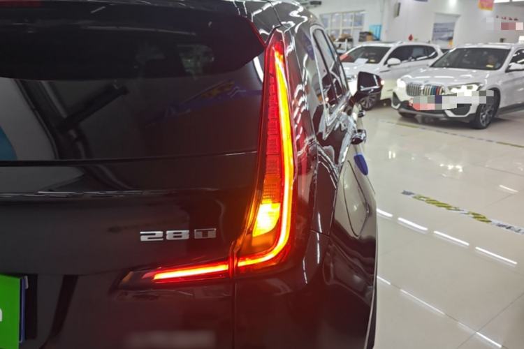 Used Cadillac XT4 2021 28T Two-Wheel Drive Tech Edition Exterior 3