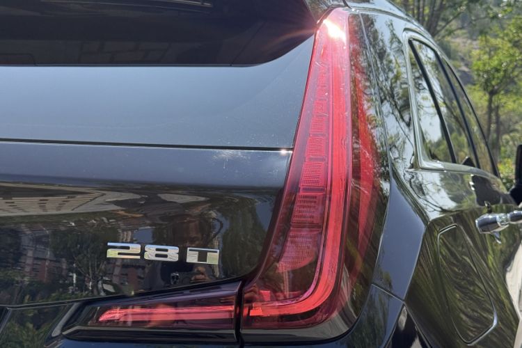 Used Cadillac XT4 2021 28T Two-Wheel Drive Tech Edition Exterior 4