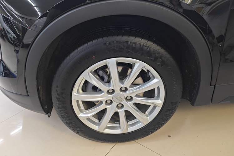 Used Cadillac XT4 2021 28T Two-Wheel Drive Tech Edition Exterior 4