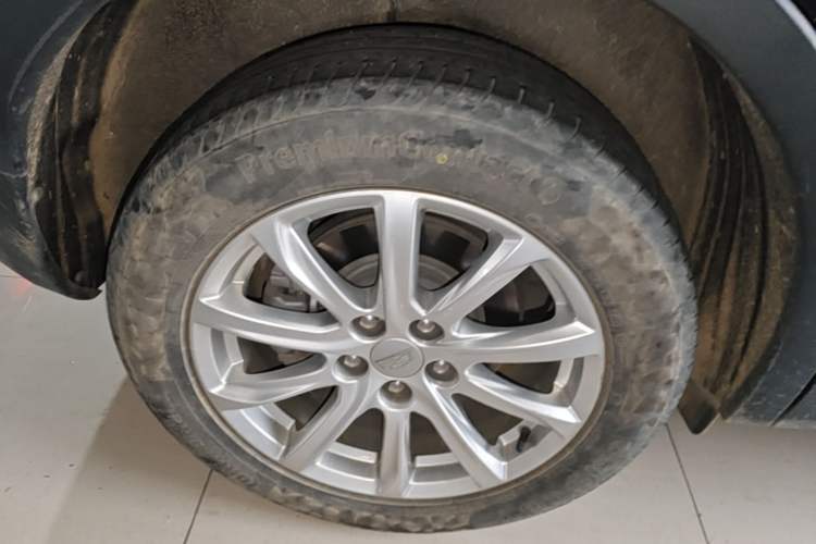 Used Cadillac XT4 2021 28T Two-Wheel Drive Tech Edition Exterior 5
