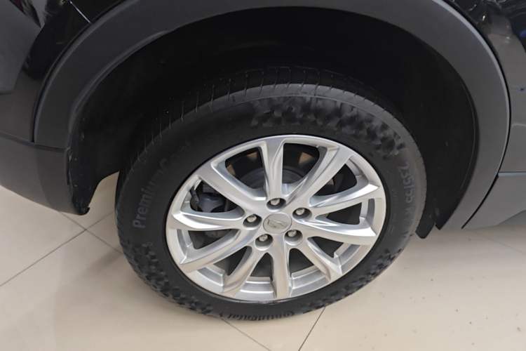 Used Cadillac XT4 2021 28T Two-Wheel Drive Tech Edition Exterior 5