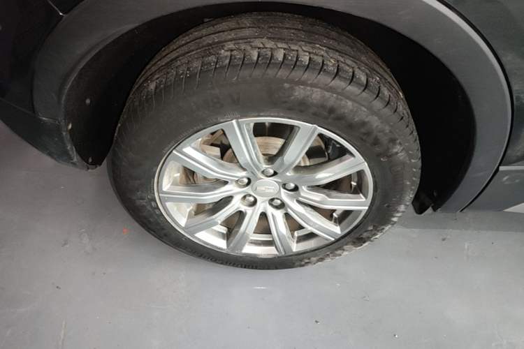 Used Cadillac XT4 2021 28T Two-Wheel Drive Luxury Version Exterior 5