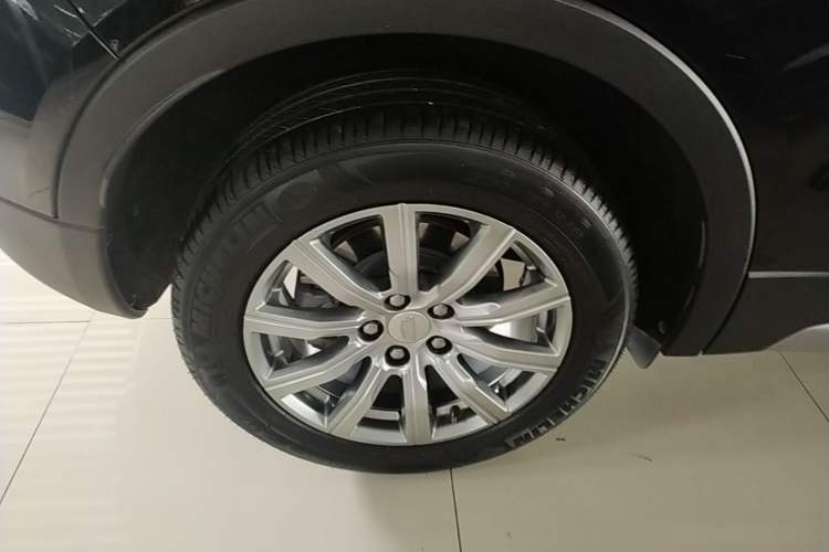 Used Cadillac XT4 2021 28T Two-Wheel Drive Leading Version Exterior 5