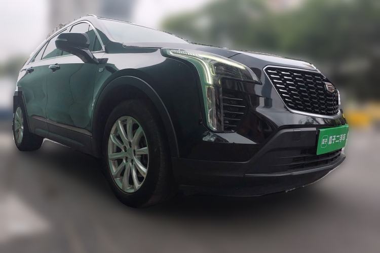 Used Cadillac XT4 2021 28T Two-Wheel Drive Tech Edition Front Right 45 Deg