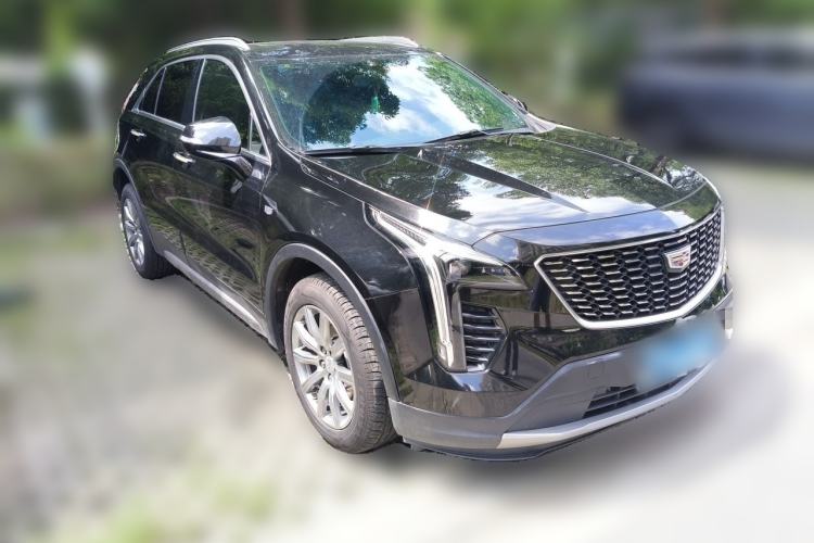 Used Cadillac XT4 2021 28T Two-Wheel Drive Luxury Version Front Right 45 Deg