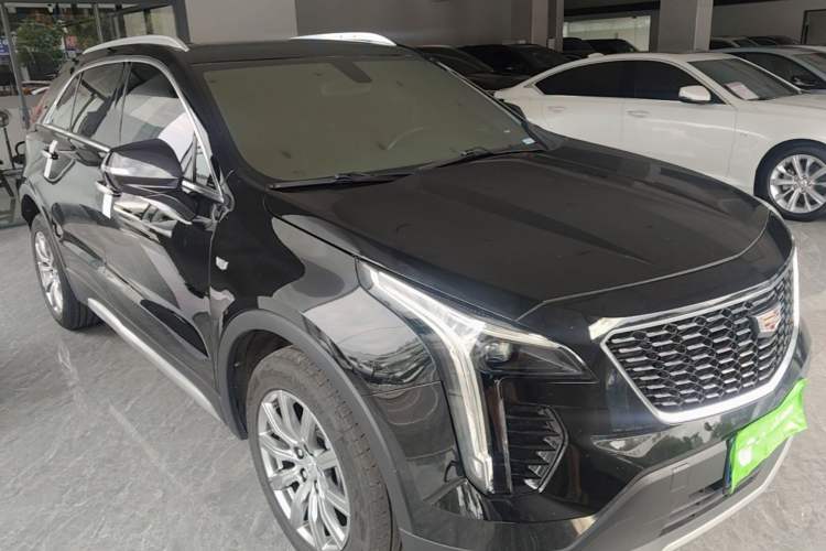 Used Cadillac XT4 2021 28T Two-Wheel Drive Leading Version Front Right 45 Deg
