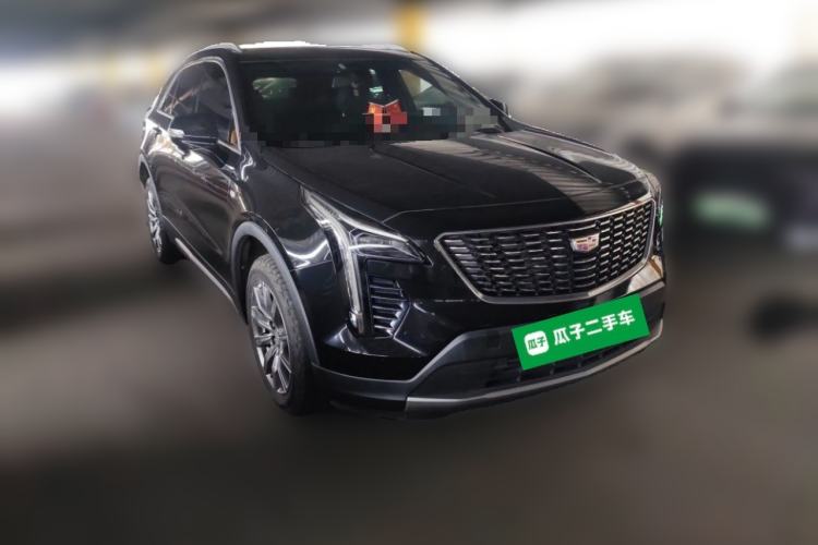 Used Cadillac XT4 2021 28T Two-Wheel Drive Luxury Version Front Right 45 Deg
