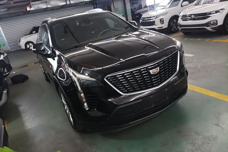 Used Cadillac XT4 2021 28T Two-Wheel Drive Tech Edition Front Right 45 Deg