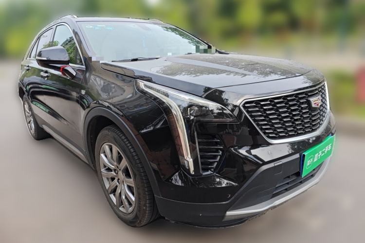 Used Cadillac XT4 2021 28T Two-Wheel Drive Leading Version Front Right 45 Deg