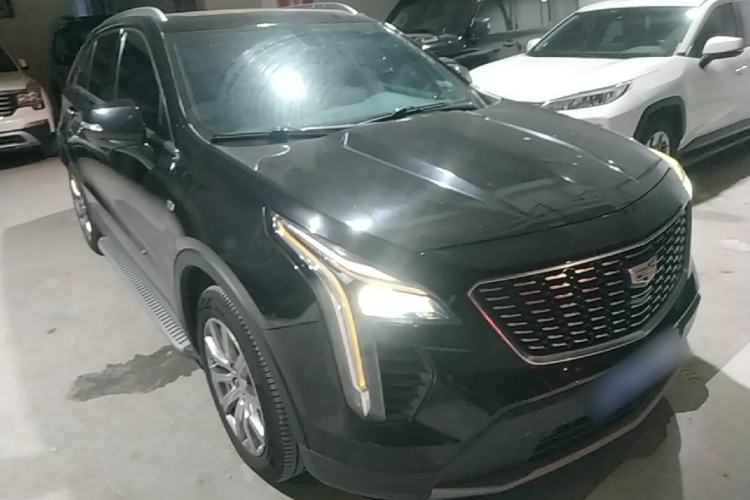 Used Cadillac XT4 2021 28T Two-Wheel Drive Leading Version Front Right 45 Deg