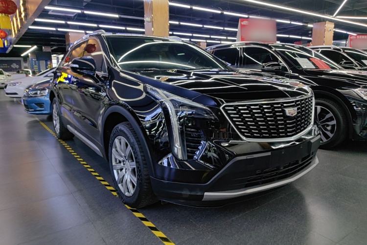 Used Cadillac XT4 2021 28T Two-Wheel Drive Leading Version Front Right 45 Deg