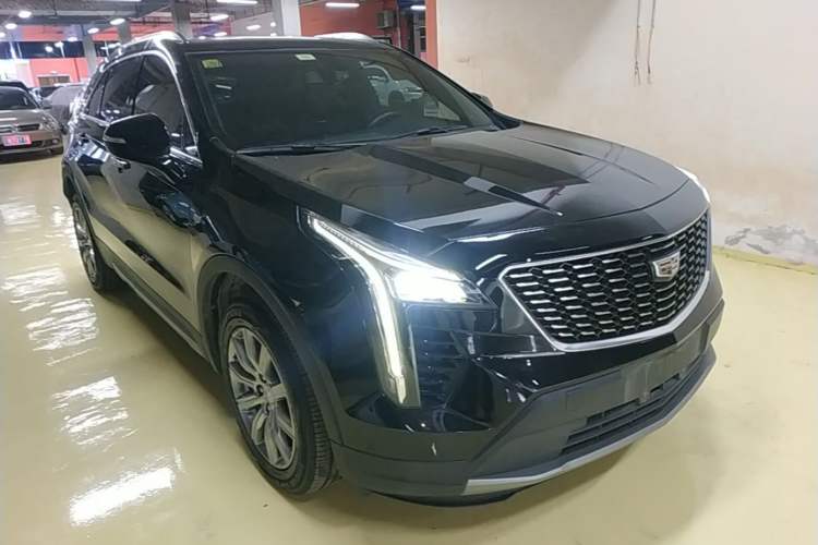 Used Cadillac XT4 2021 28T Two-Wheel Drive Leading Version Front Right 45 Deg
