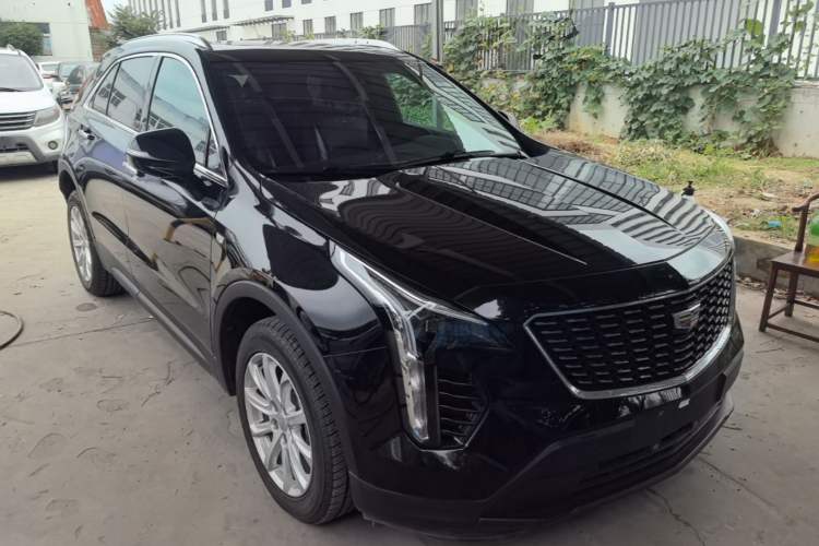 Used Cadillac XT4 2021 28T Two-Wheel Drive Tech Edition Front Right 45 Deg