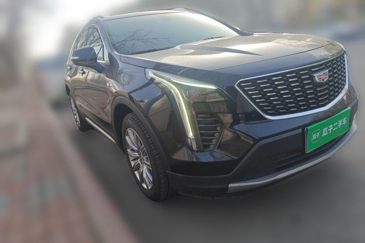 Used Cadillac XT4 2021 28T Two-Wheel Drive Luxury Version Front Right 45 Deg
