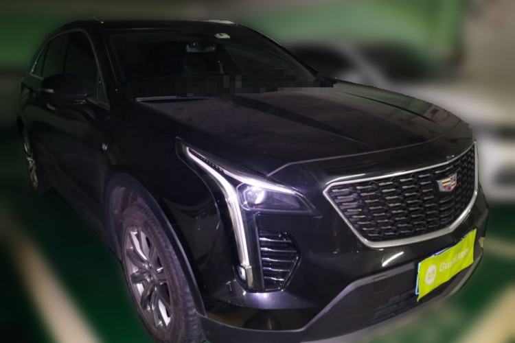 Used Cadillac XT4 2021 28T Two-Wheel Drive Luxury Version Front Right 45 Deg