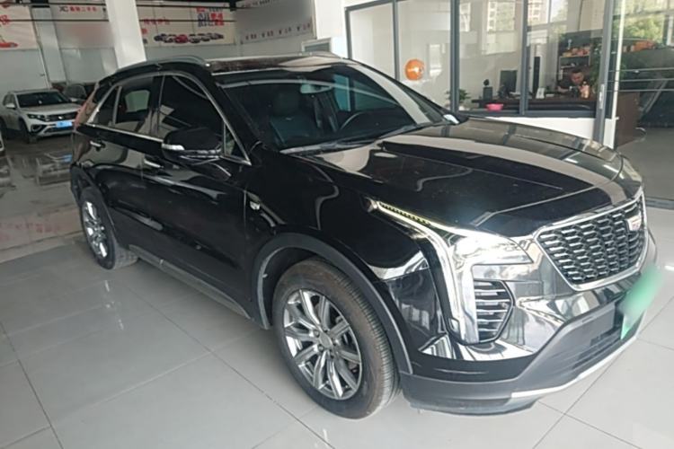 Used Cadillac XT4 2021 28T Two-Wheel Drive Leading Version Front Right 45 Deg