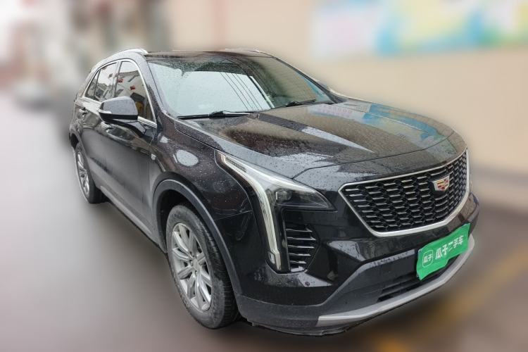 Used Cadillac XT4 2021 28T Two-Wheel Drive Luxury Version Front Right 45 Deg