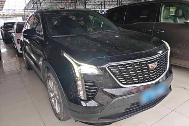Used Cadillac XT4 2021 28T Two-Wheel Drive Tech Edition Front Right 45 Deg