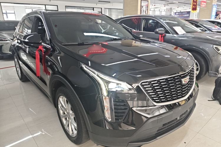 Used Cadillac XT4 2021 28T Two-Wheel Drive Tech Edition Front Right 45 Deg