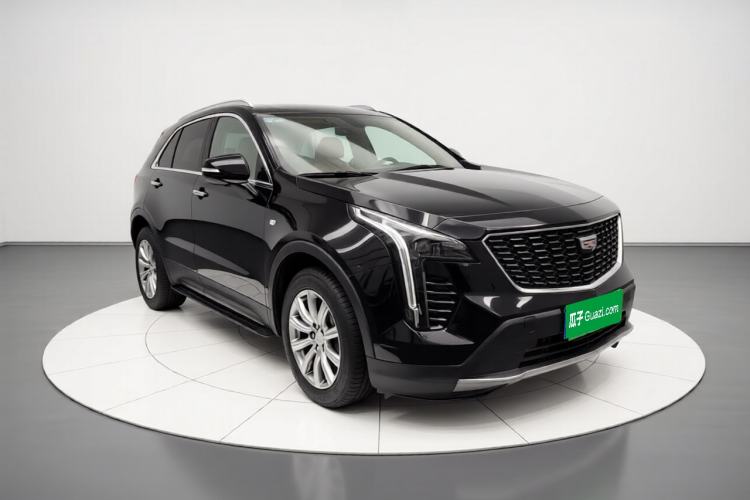 Used Cadillac XT4 2021 28T Two-Wheel Drive Luxury Version Front Right 45 Deg