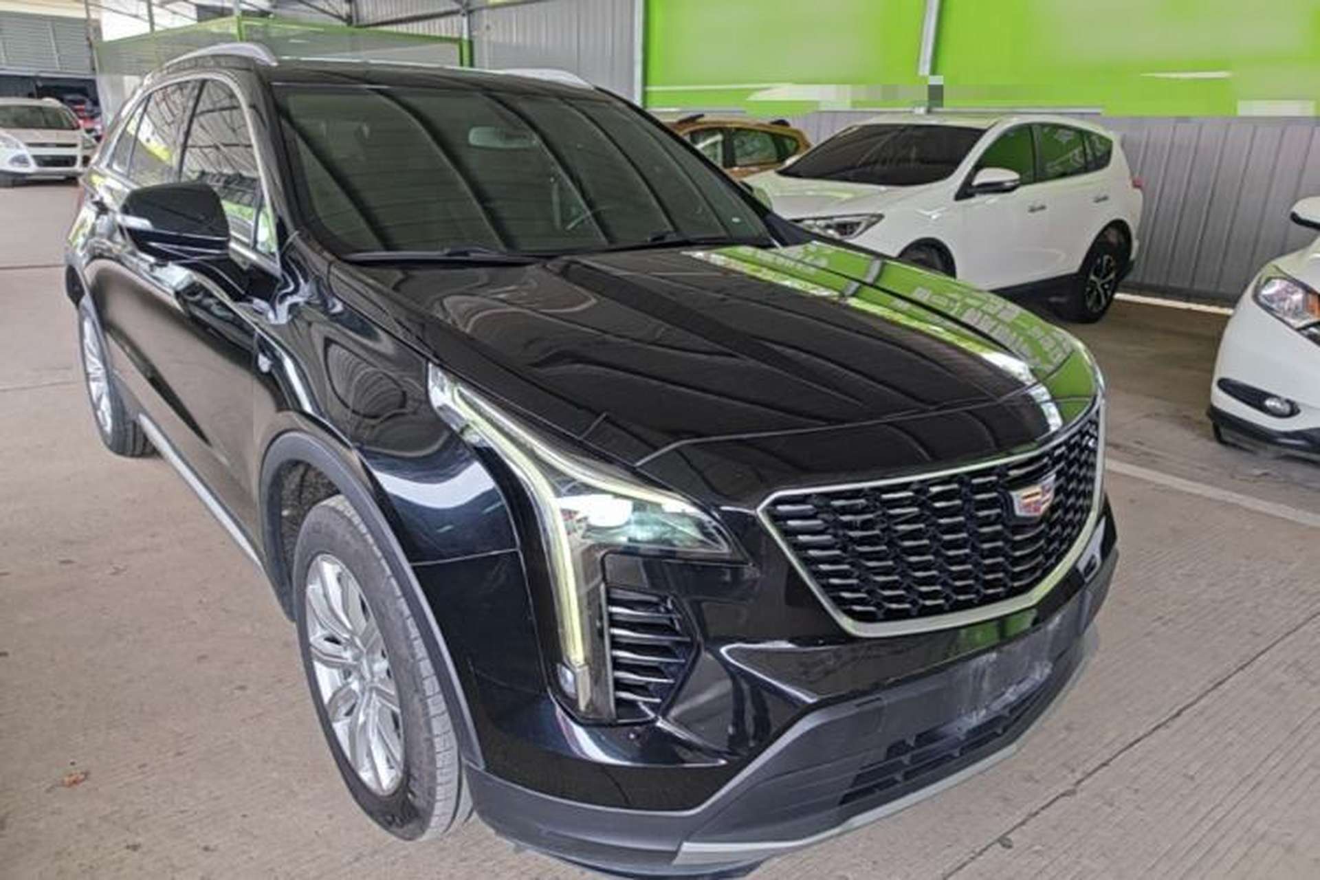 Used Cadillac XT4 2021 28T Two-Wheel Drive Leading Version Front Right 45 Deg